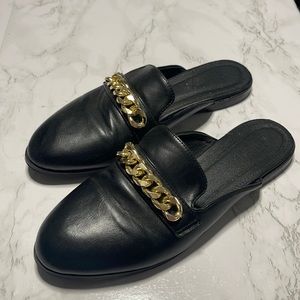 Loafer with Chain
